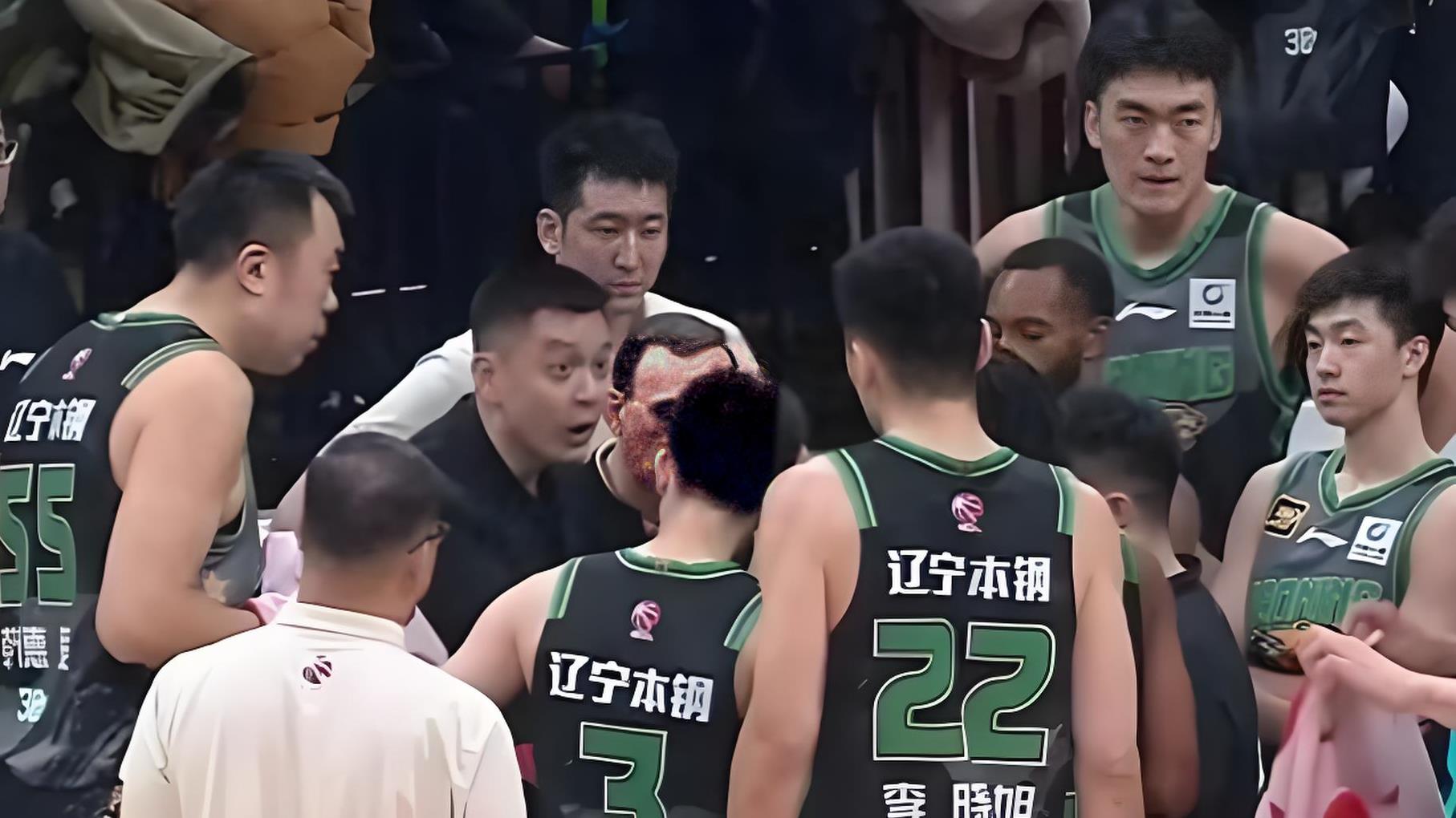 Uzi迎来三赛季出色发挥，塞尔维亚队观众热烈欢呼！